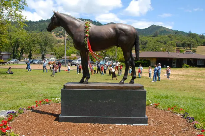 Seabiscuit statue outside La Vida Charter School